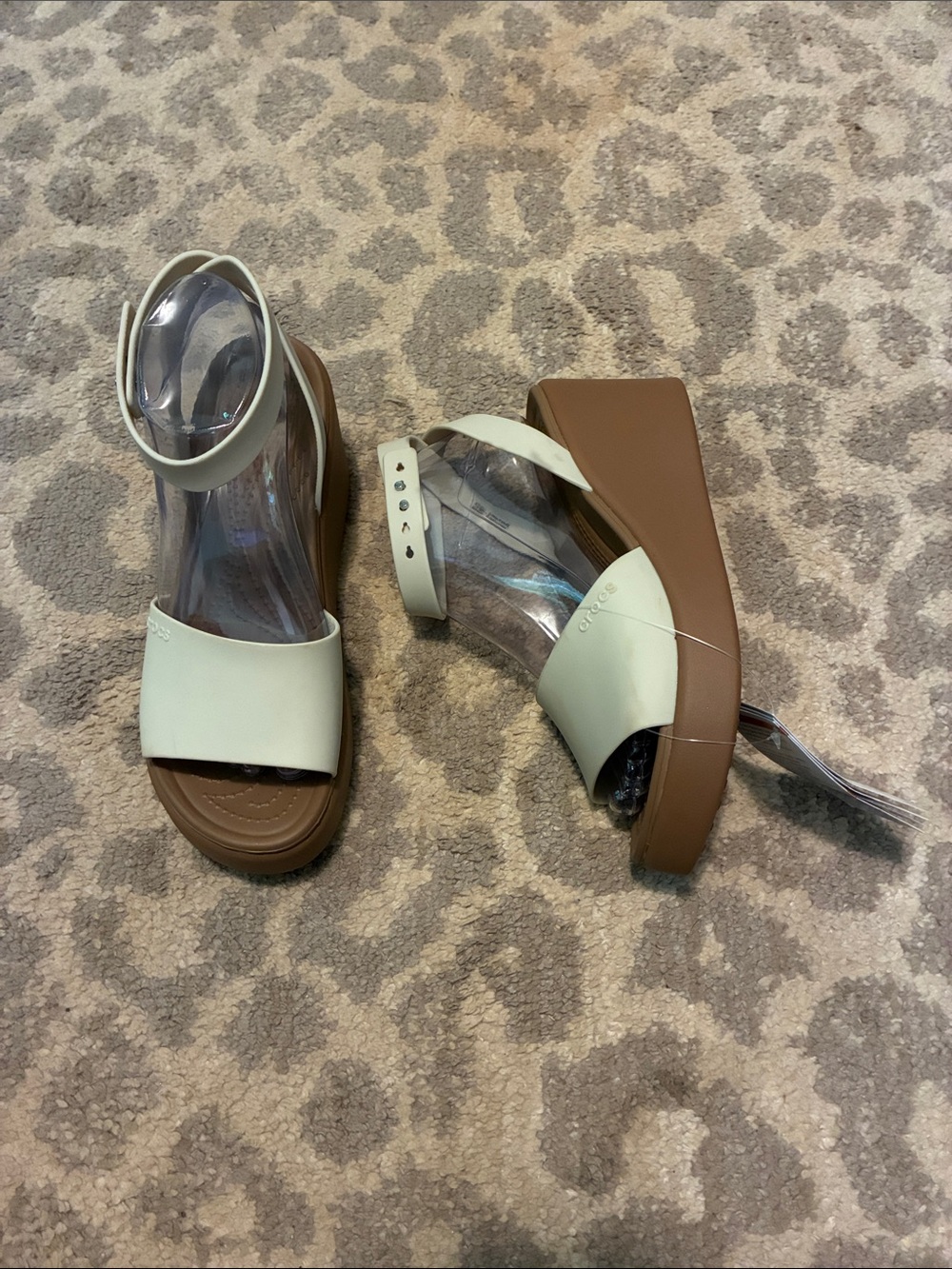 CROCS Brooklyn Ankle Strap Wedge Sandals Shitake Sz 8 - Picture 6 of 7